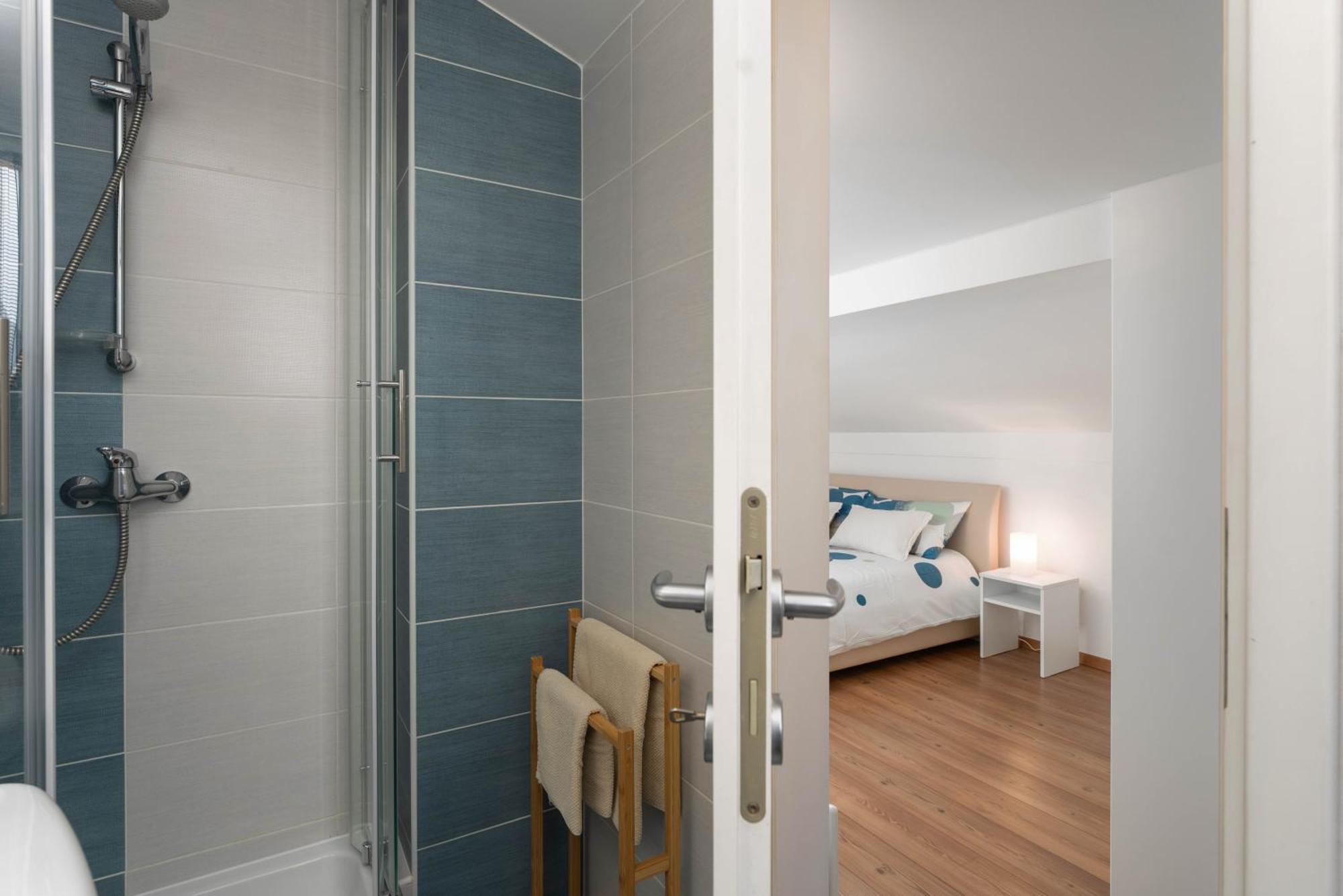 Degrassi Square Apartments (Adults Only) Vrsar Eksteriør bilde